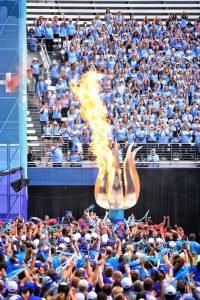 火炬在特殊奥运会上点燃